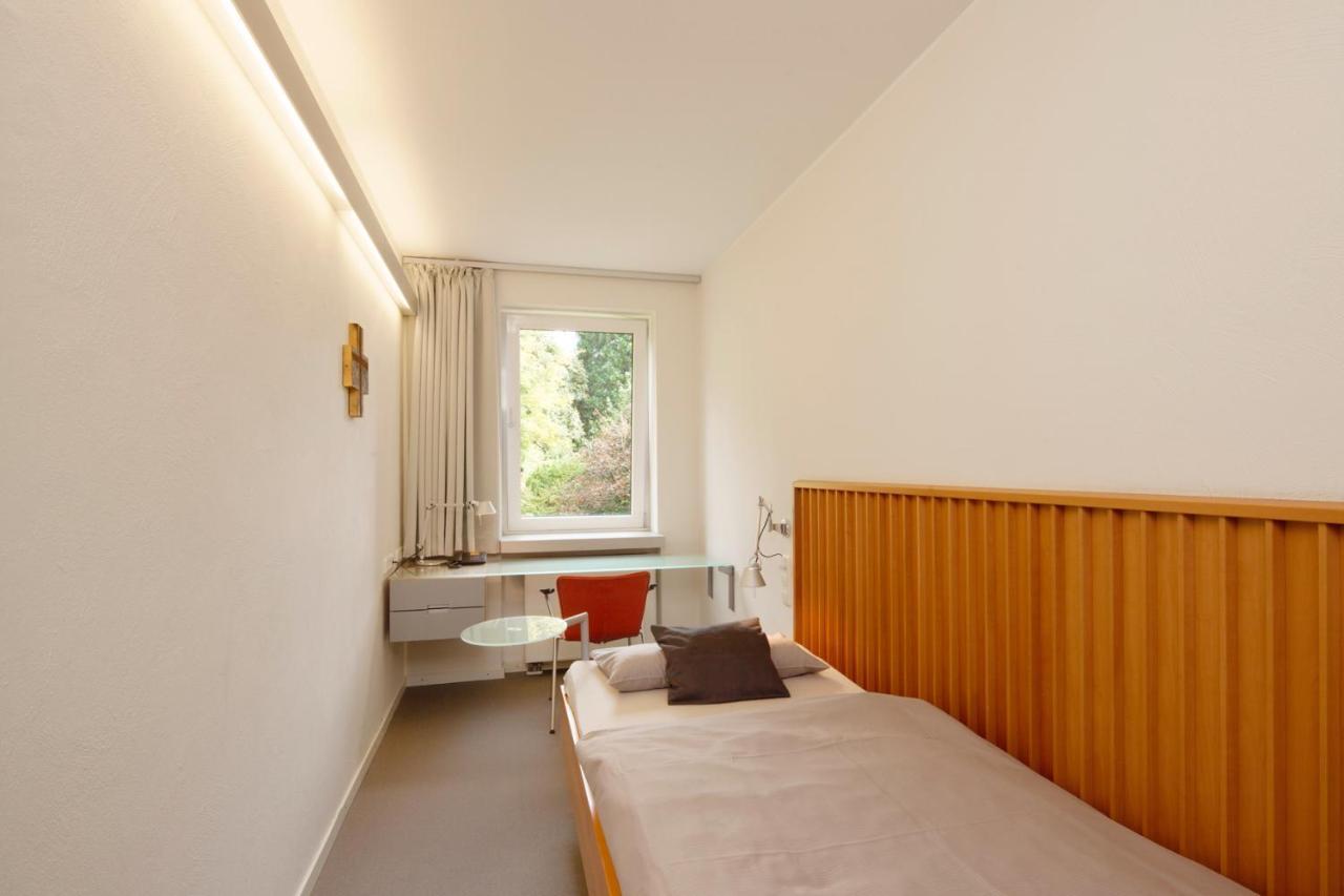 Katholische Akademie Schwerte Hotel Luaran gambar