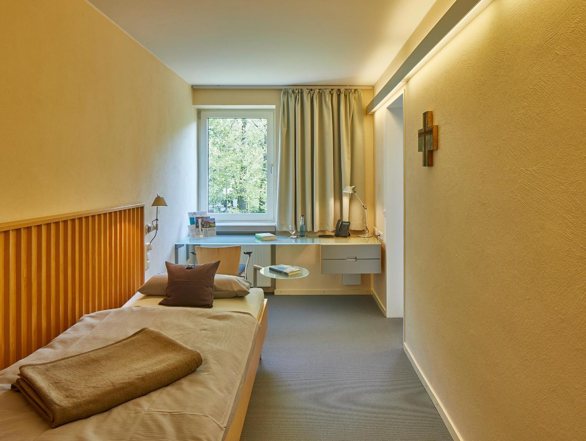 Katholische Akademie Schwerte Hotel Luaran gambar